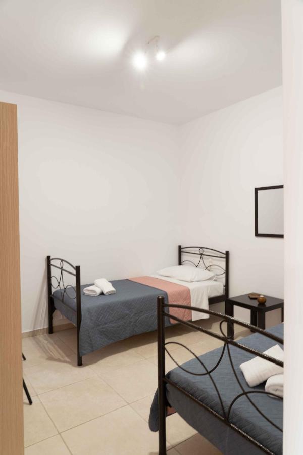 Haritos Holidays Home Pombia Exterior foto